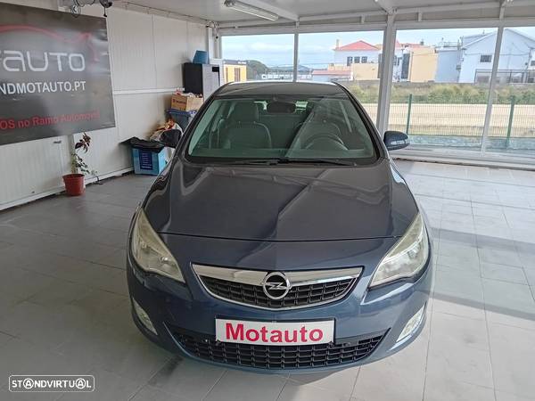 Opel Astra 1.7 CDTi Cosmo - 2