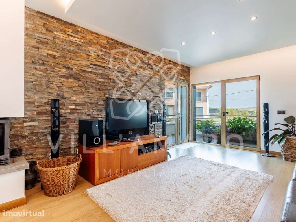 Apartamento T4 Duplex | Condomínio Fechado | São Pedro da Cadeira-53