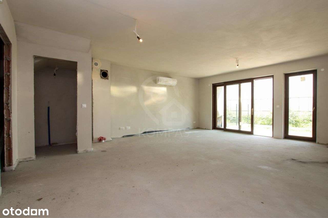 Przestronny szereg z ogrodem do własnej aranżacji!-1