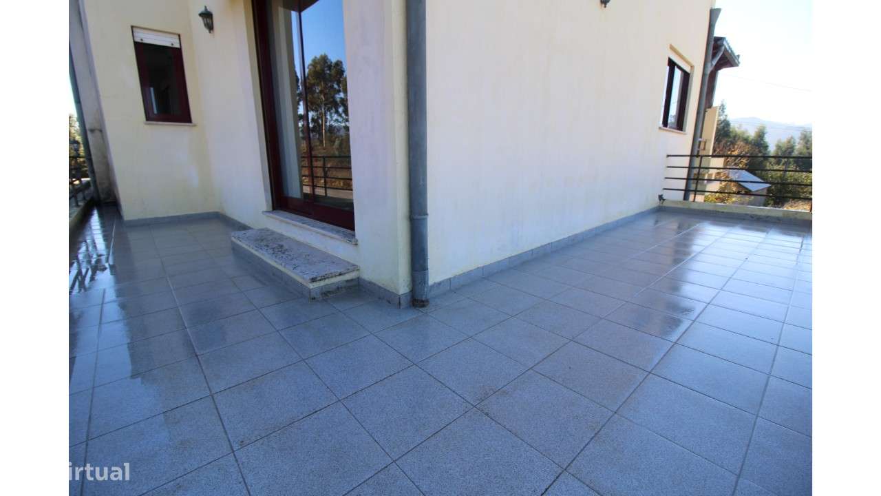 T2 grande com terraços junto ao golfe de Ponte de Lima (Fornelos) - Grande imagem: 2/21