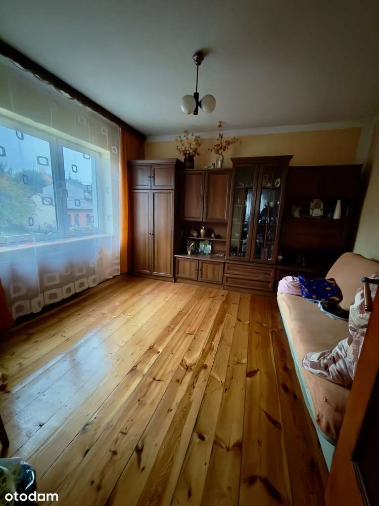 Przestronny dom z ogrodem w samym centrum.-9