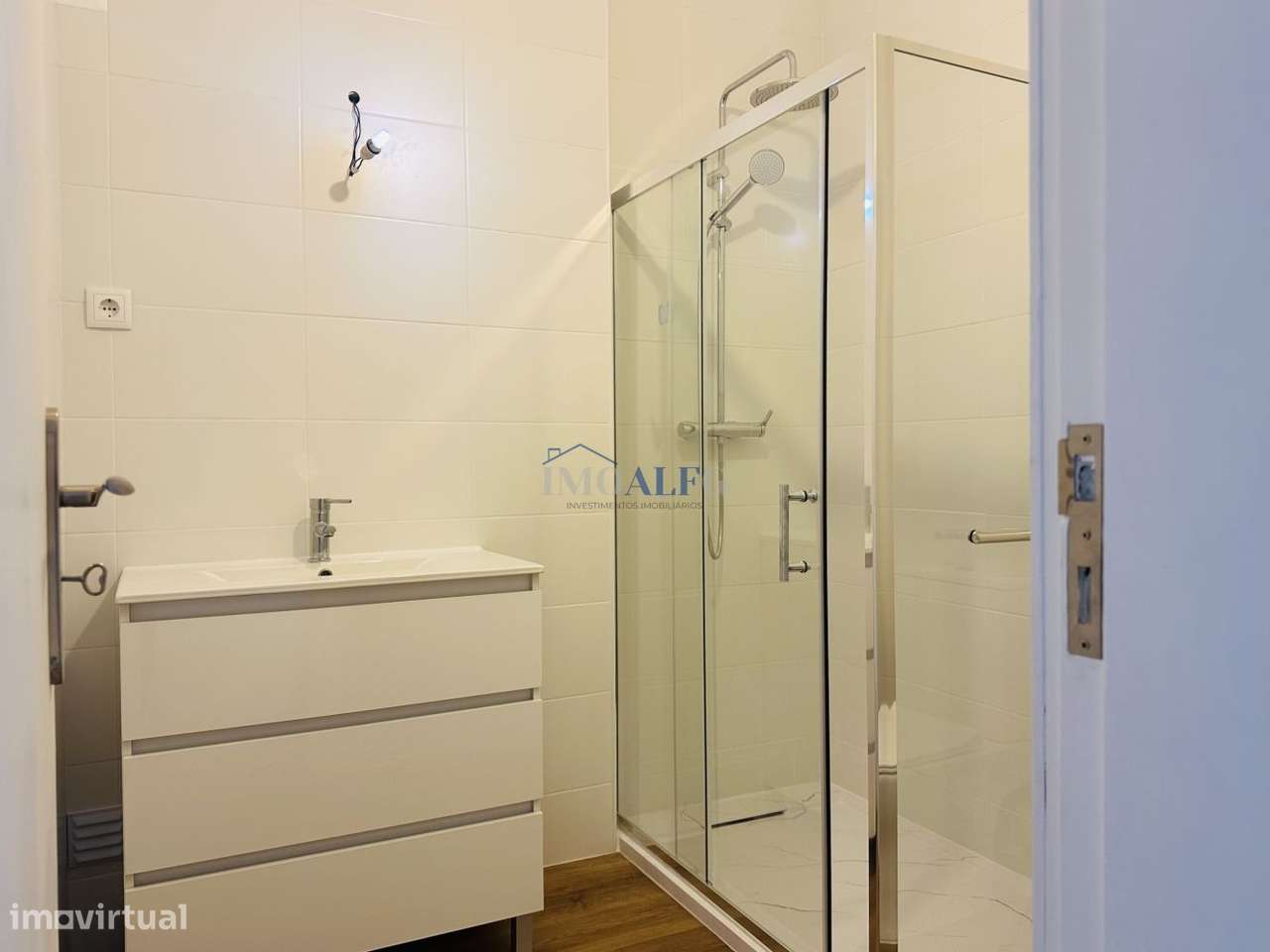 Apartamento T3 remodelado na Avenida do Bocage - Barreiro-10