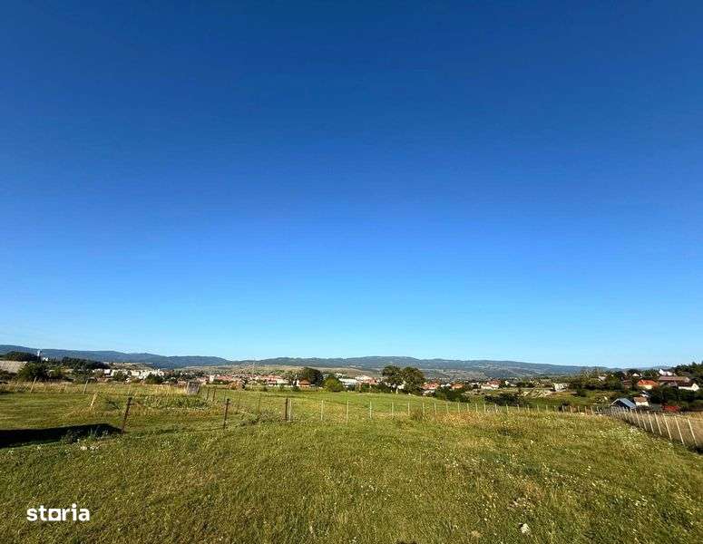 Vand teren intravilan cu toate utilitatile la poarta - Imagine principală: 5/7