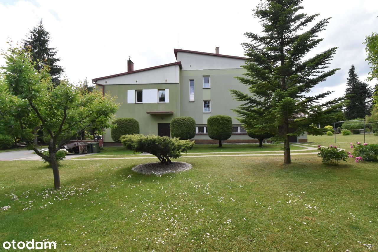 Dom, 450 m², Jurowce