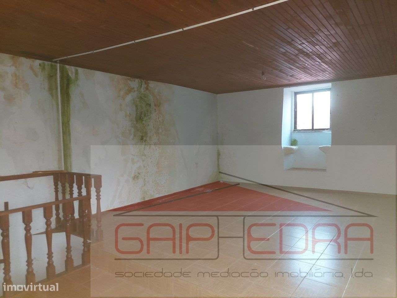 Moradia T3 em Mesão Frio com varanda e acessibilidade-11