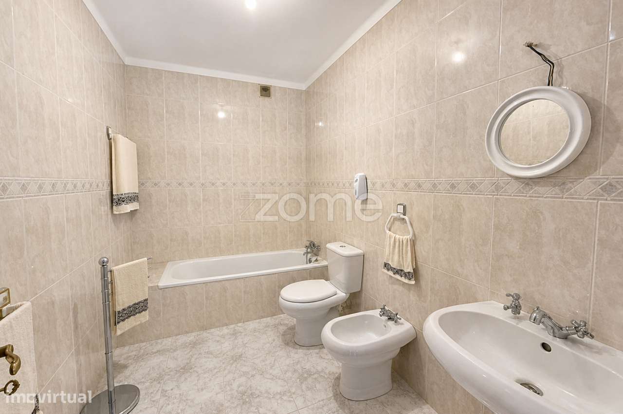 Apartamento T3 no Centro de Salto (Montalegre)-15