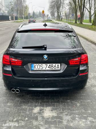 BMW Seria 5 525d xDrive - 13