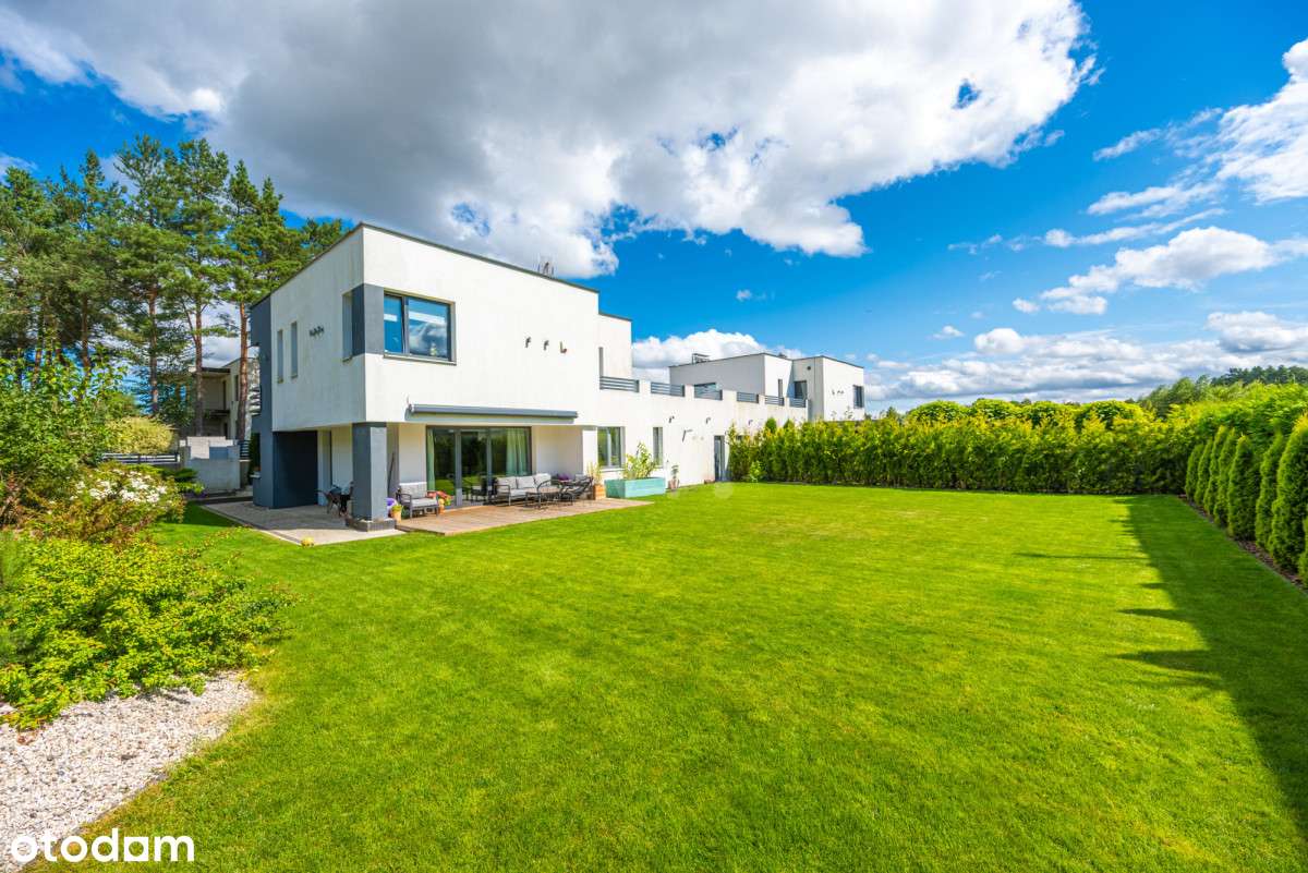 Nowoczesny bliźniak z pięknym ogrodem-18