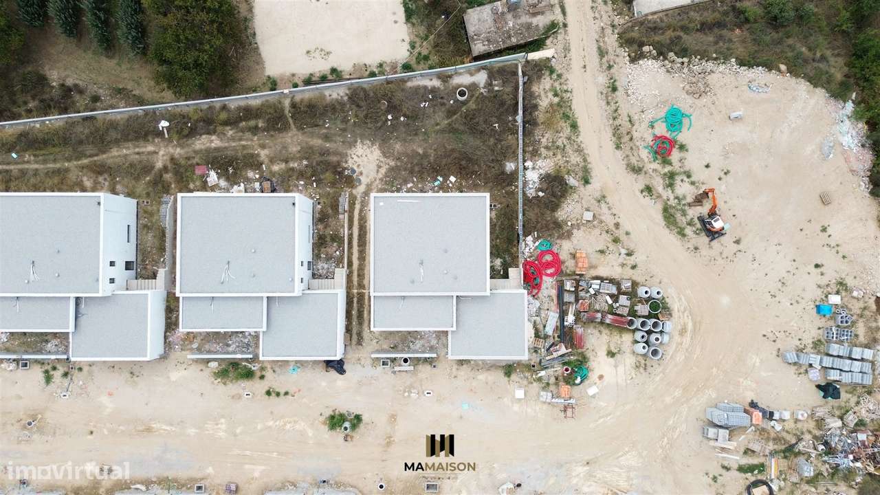 Moradia T3 Contemporânea em Construção | Castanheiro do Ouro, Tarouca-6