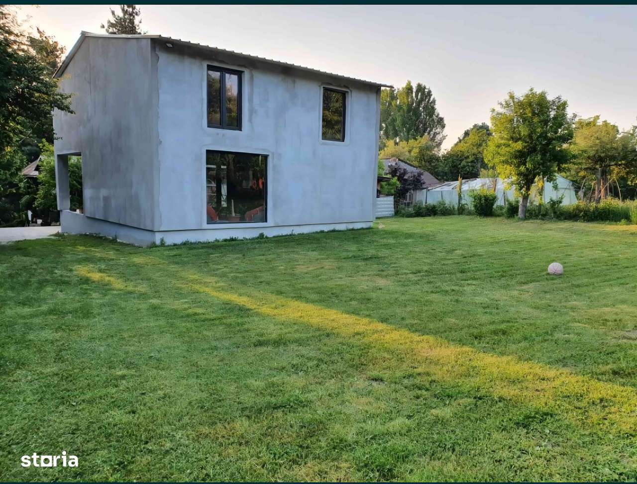 Gospodarie Vranesti 3296 mp 2 case zona linistita 12 km de Pitesti - Imagine principală: 4/8