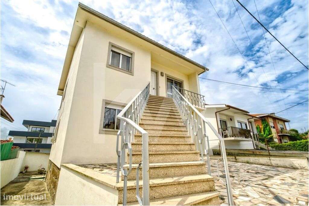 Moradia Bi-Familiar em Calendário - Grande imagem: 4/42