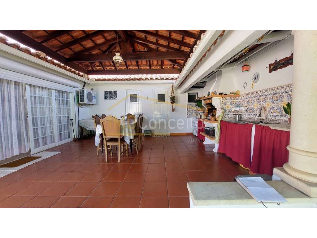 Moradia Bi- Familiar | Piscina |Terreno | Garagem Fechada | Entronc... - Grande imagem: 2/35