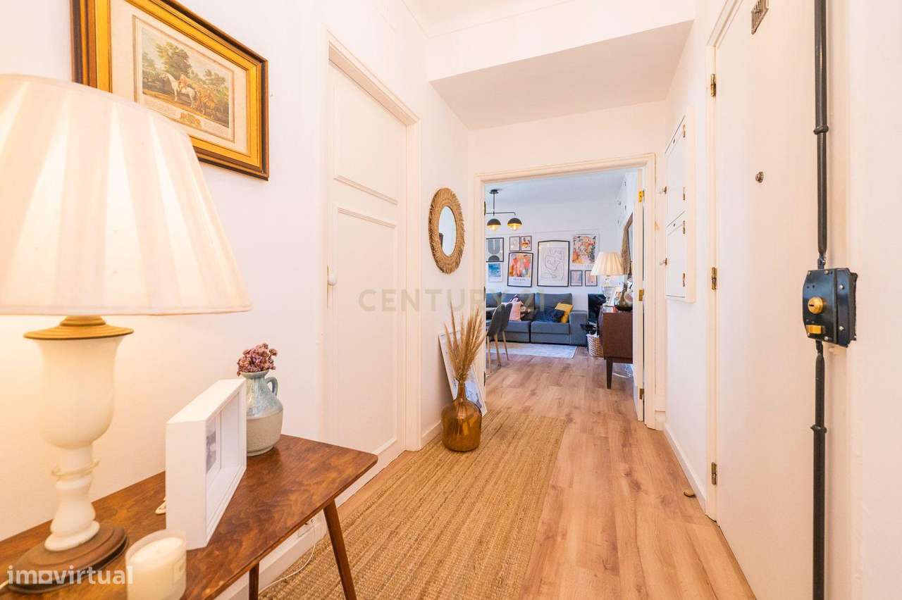 Excelente T2 Totalmente Remodelado | Monte Estoril-24