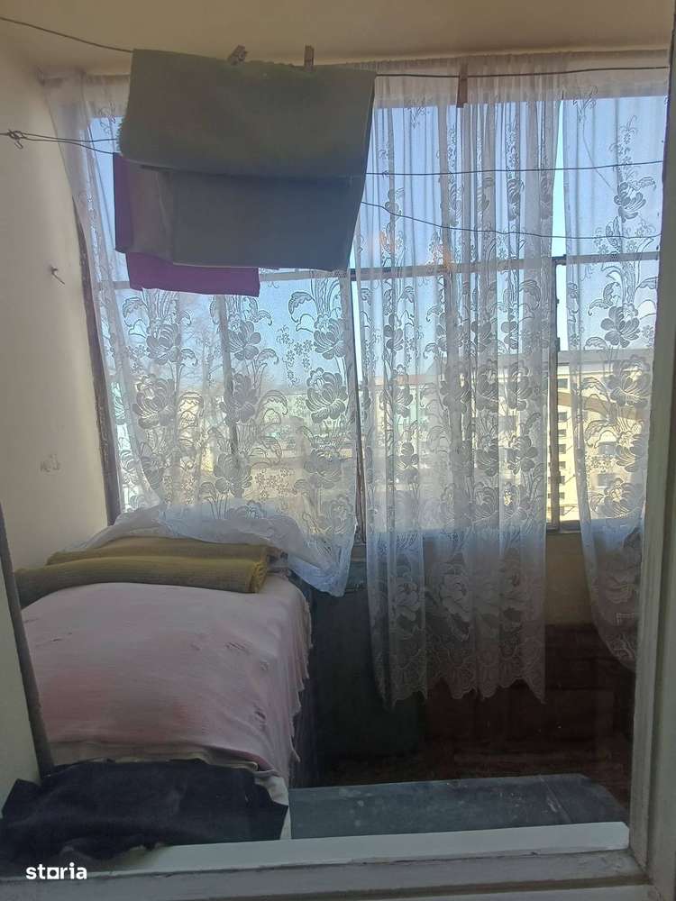 De vanzare 2 camere in zona Roman Voda, curat, spatios 29.900euro-4