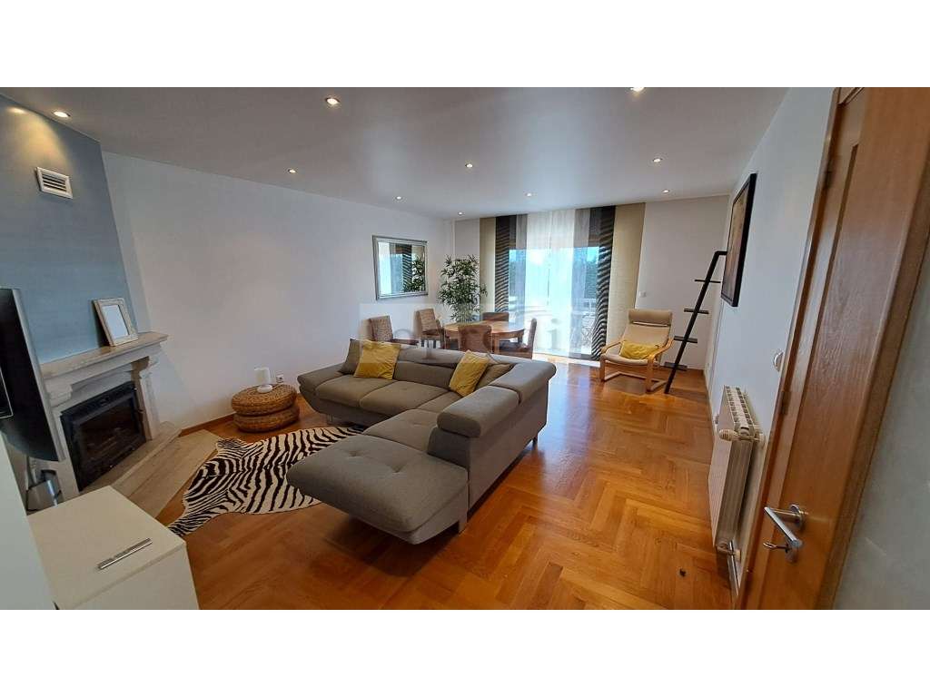 Apartamento T2 em condomínio Fechado na Beloura II-5