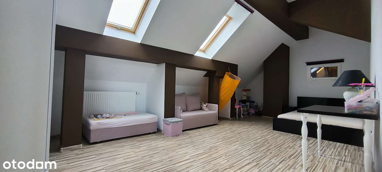 Dom jednorodzinny z basenem i sauną-5