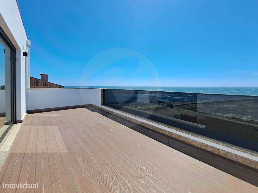 T2 NOVO no Último Piso em 1ª Linha de Mar c/ Terraço em Vila do Conde-22