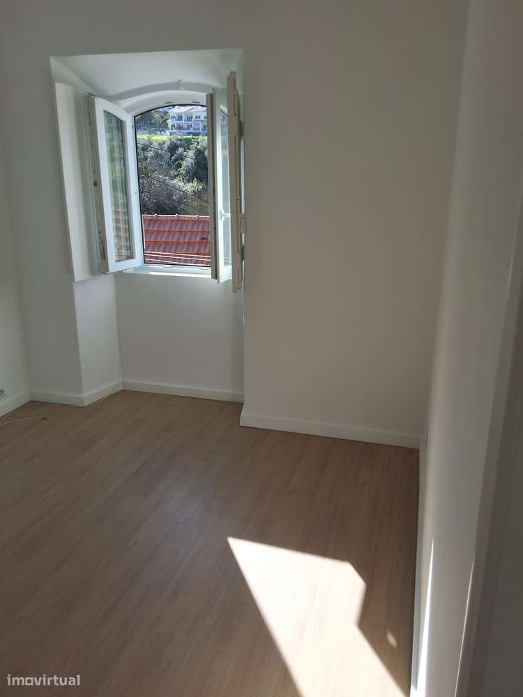 “Casa de Bonecas” – T2 luminoso na zona histórica de Vale de Barcarena - Grande imagem: 5/24