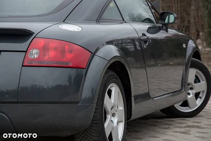 Audi TT Coupe 1.8T - 4