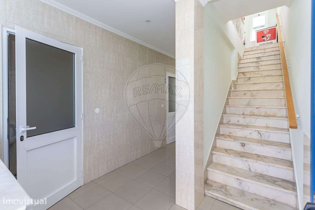 Outros - Comercial T3 para venda-35