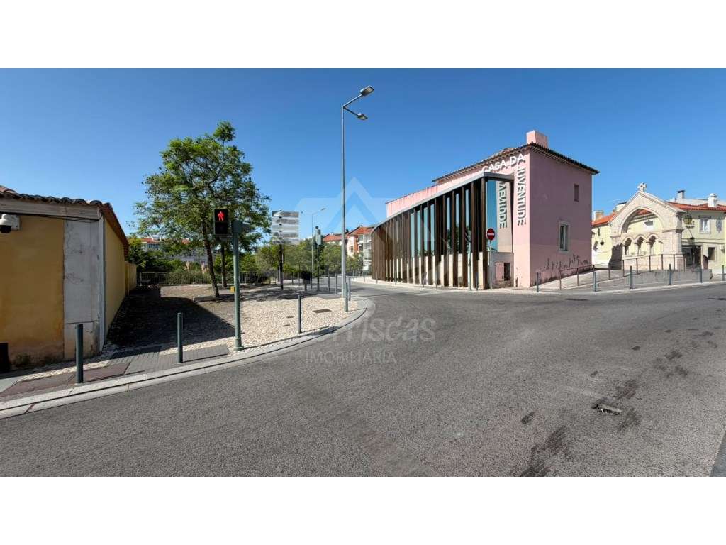 T2+1 Totalmente Remodelado em Odivelas | Pronto a Habitar | Localiz...-35