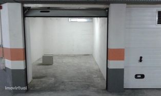 Garagem - 18m2 - Parque das Nações