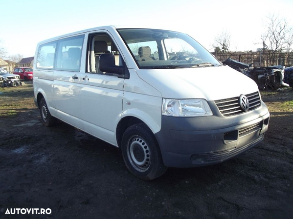 Dezmembrez VW T5 2.5tdi BNZ 8+1 locuri de persoane t5 1.9tdi marfa - 1