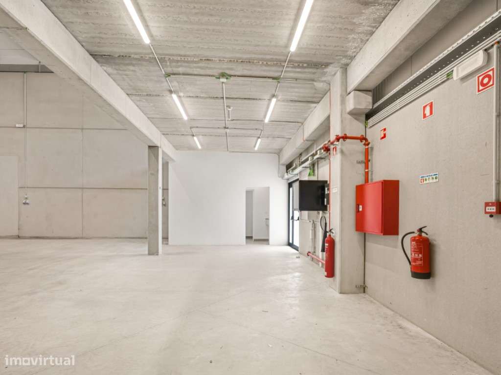 Armazém em rentabilidade à venda , Quinta de Matos-12