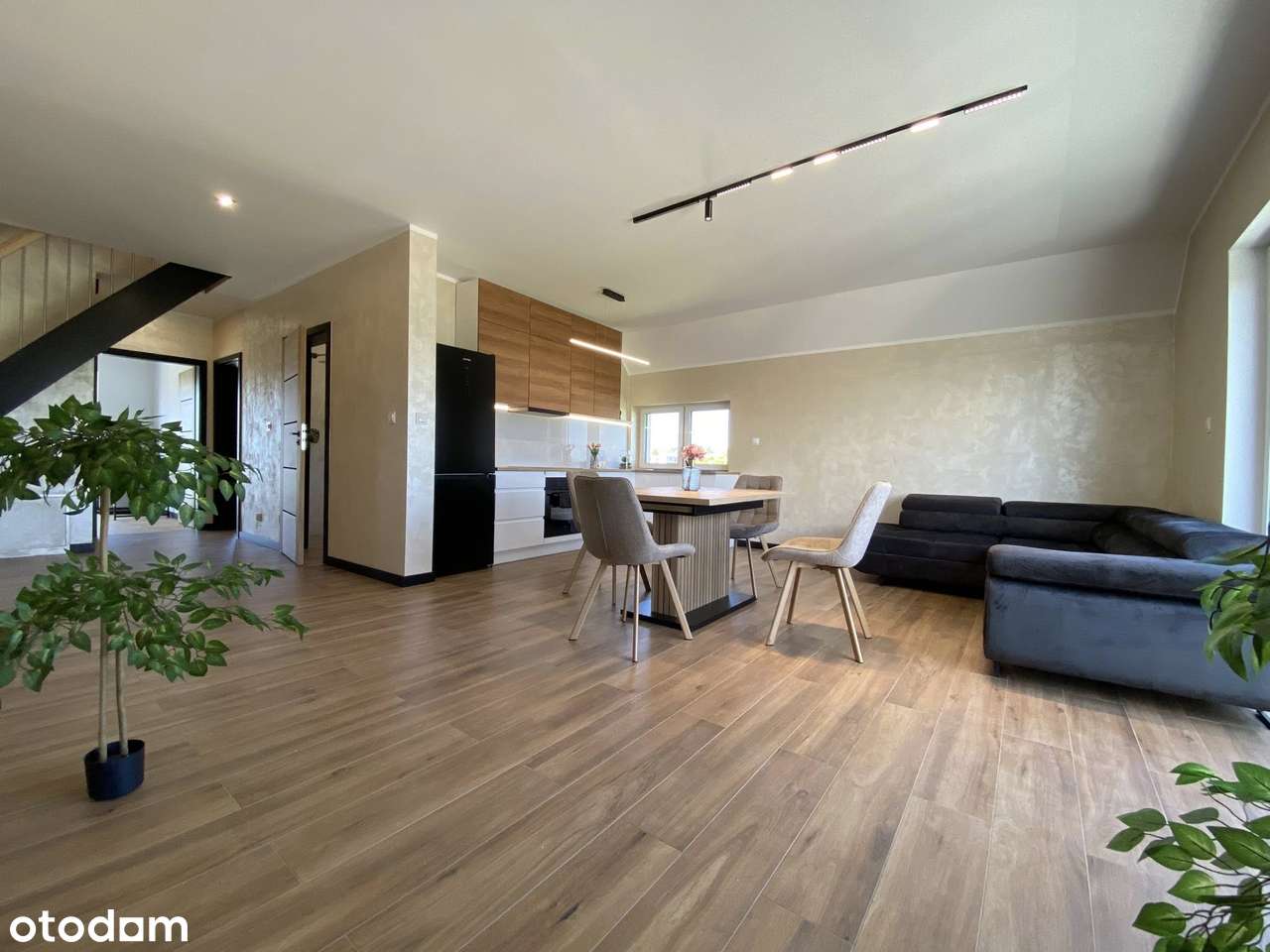 Nowe "pod klucz" mieszkanie z miejscem postojowym i ogródkiem-9