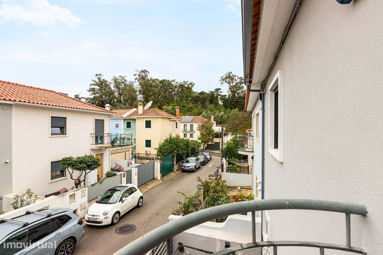 Moradia T4/5 com Piscina no Bairro de Santa Cruz – Benfica, Lisboa-27