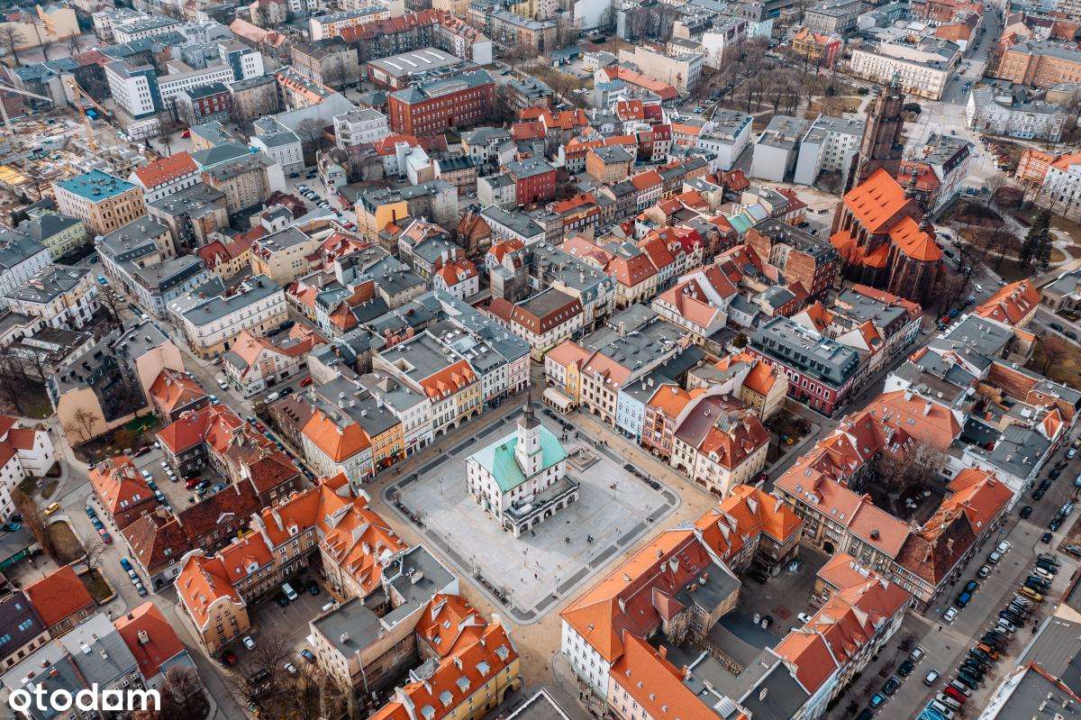 Rynek tuż tuż, mieszkanie z klimatem. 3 niezależne pokoje.-8
