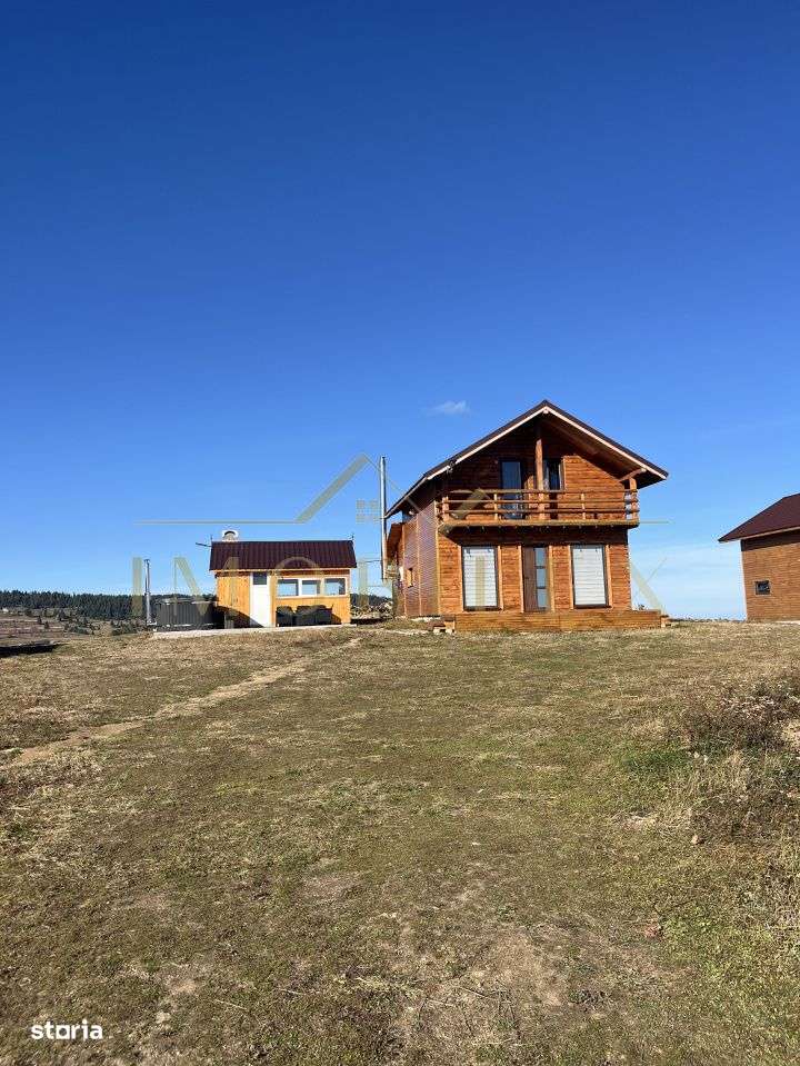 Cabana cu 4 camere si teren de 1500 mp in Marisel