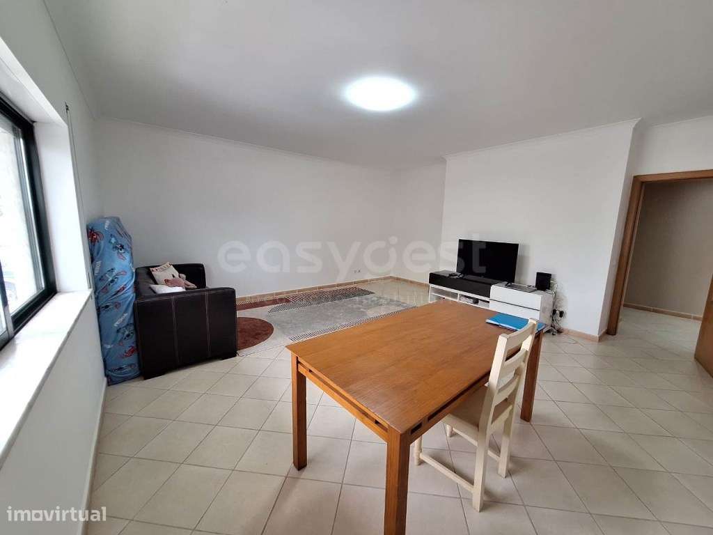 Apartamento T3 com 152 m2, com parqueamento na garagem localizado n...-17