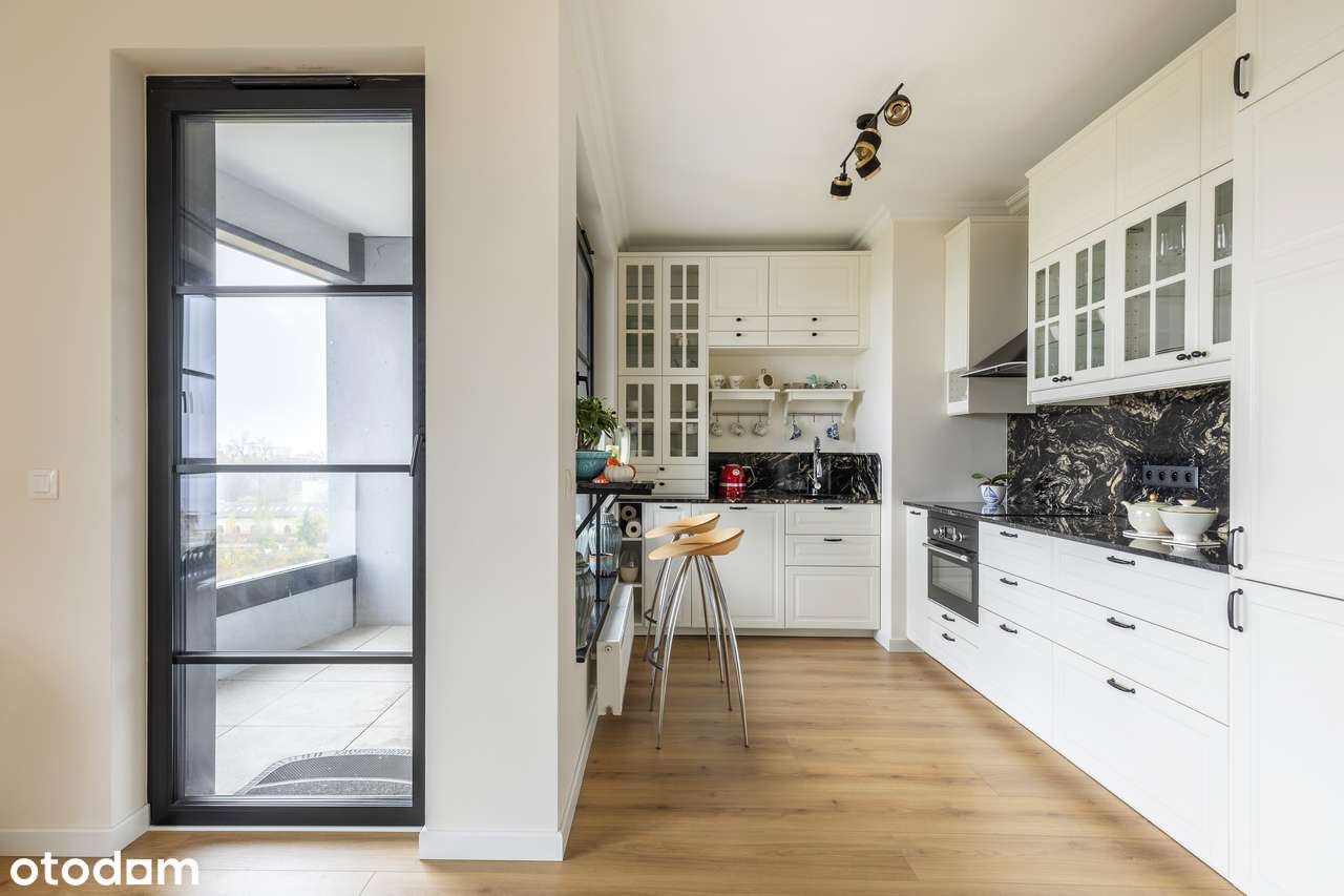 Doki Eurostyl, Młode Miasto, ul. ks. Jerzego Popiełuszki-3