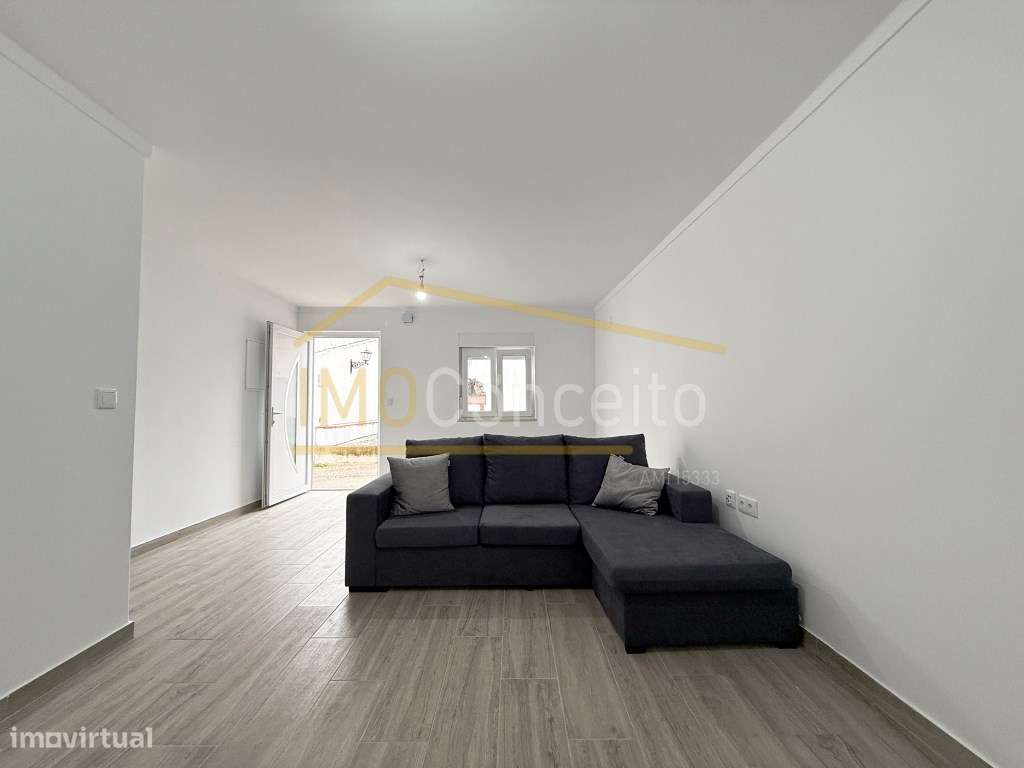 Moradia T2 | Terreno e Totalmente Renovada - Torres Novas - Grande imagem: 5/20