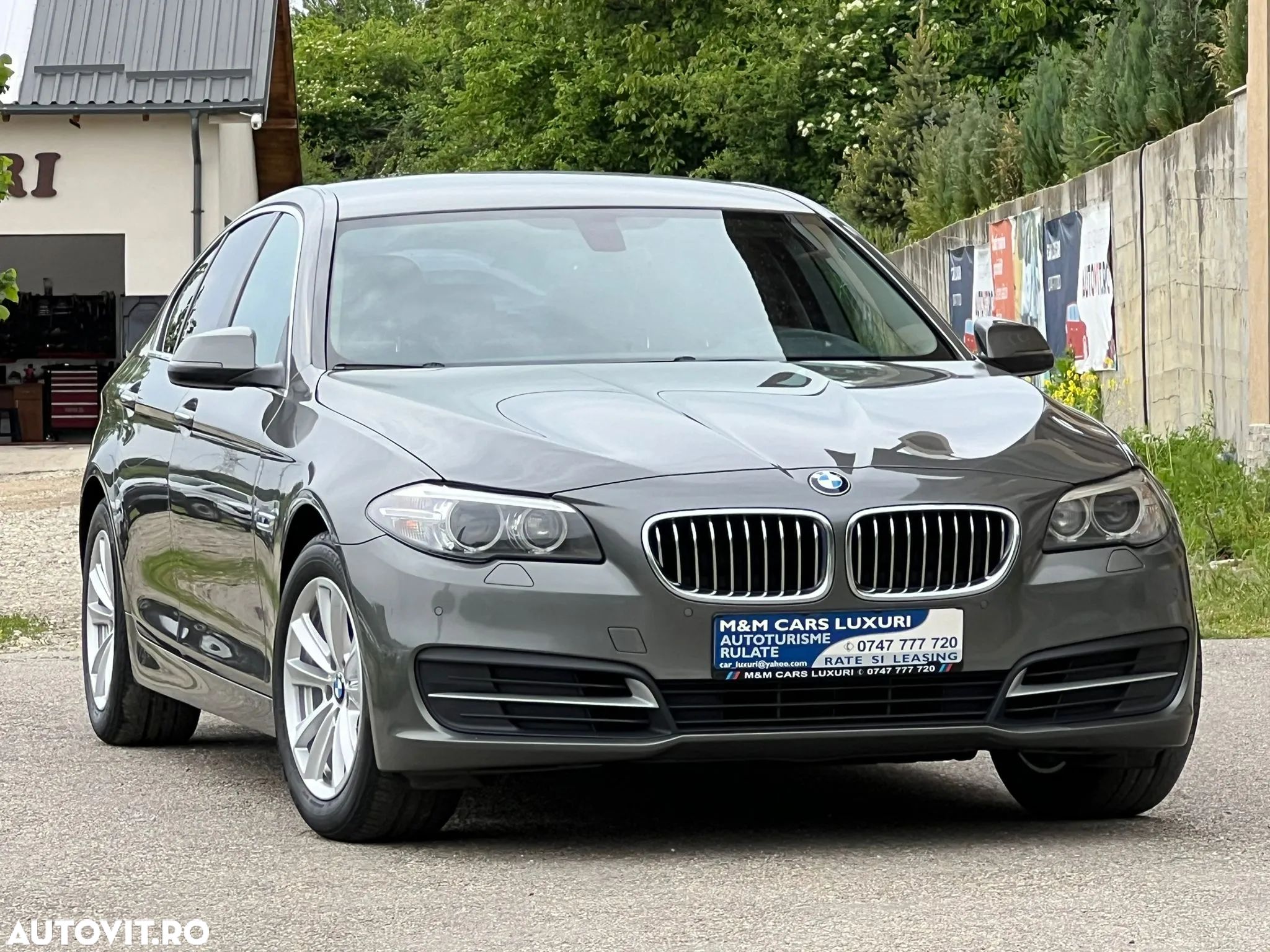 BMW Seria 5 520d Aut. Luxury Line - 1