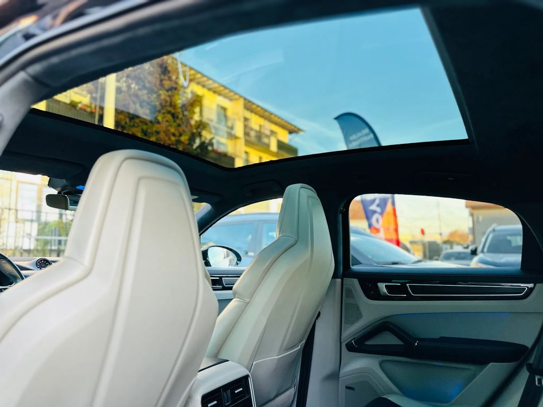 Porsche Cayenne Coupe GTS Tiptronic S - 6