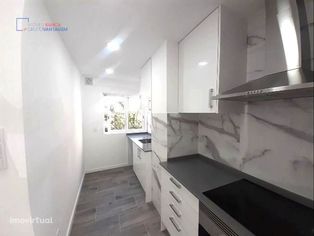 Apartamento T2 Totalmente Remodelado em Rio de Mouro