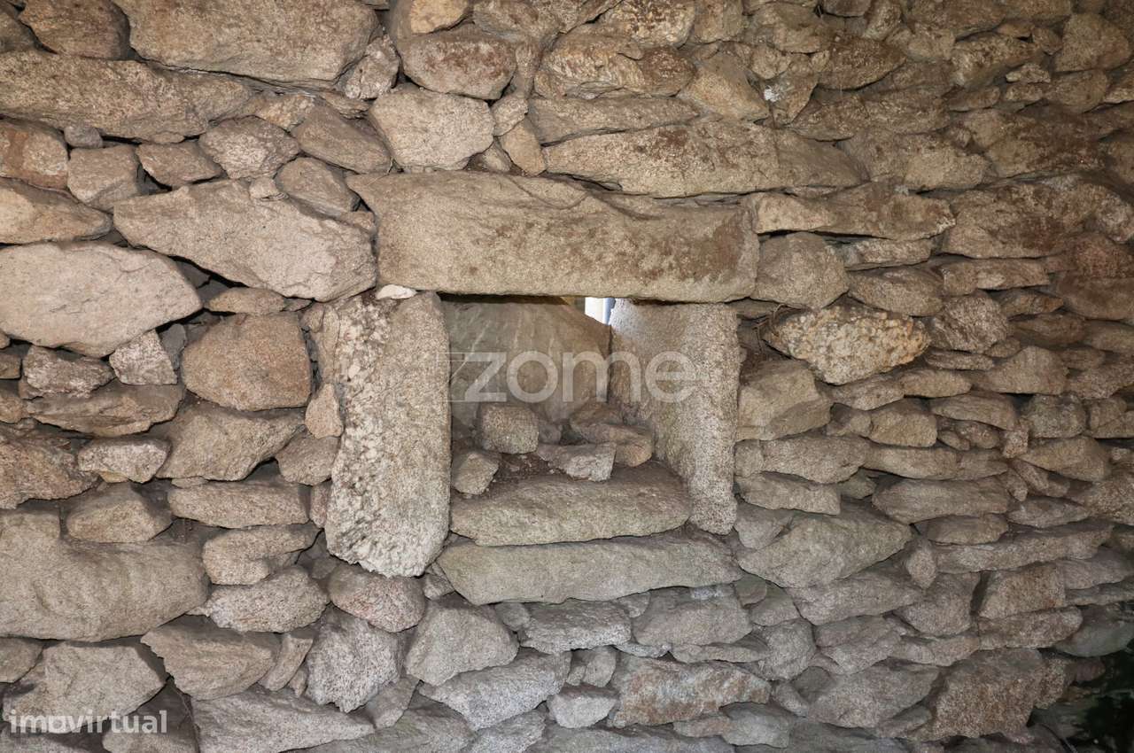 Ruína em Vilar, Cabreiro - Grande imagem: 3/17