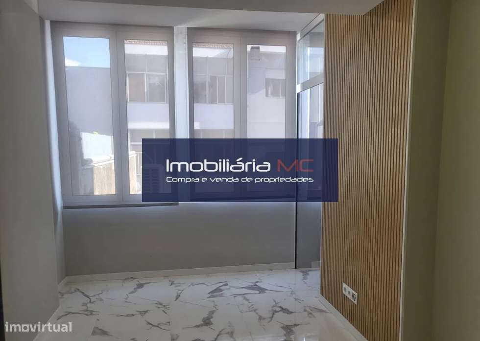 Apartamento T2 Remodelado junto a Loja do Cidadão do Porto-17