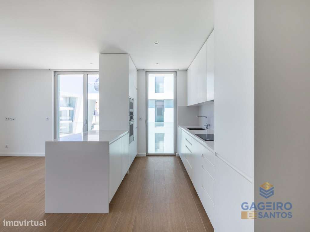 Apartamento T2 inserido em condomínio de luxo na primeira linha de ...-6