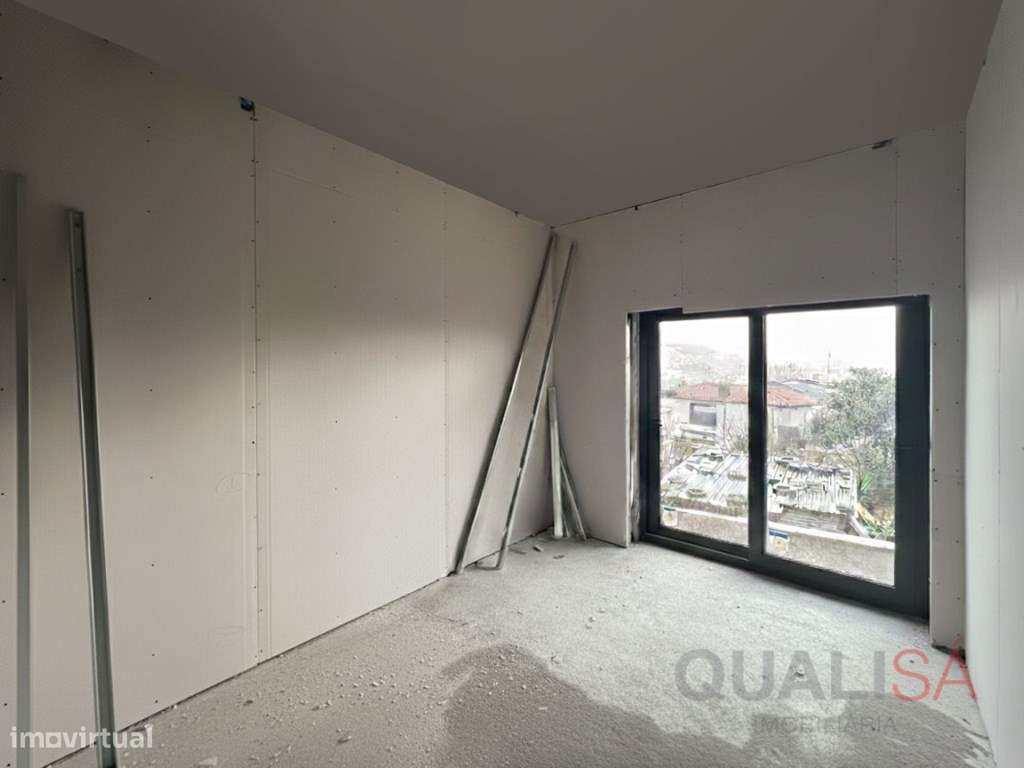 Apartamento T2 novo com logradouro e lugar de garagem em Ferreiros ... - Grande imagem: 4/23
