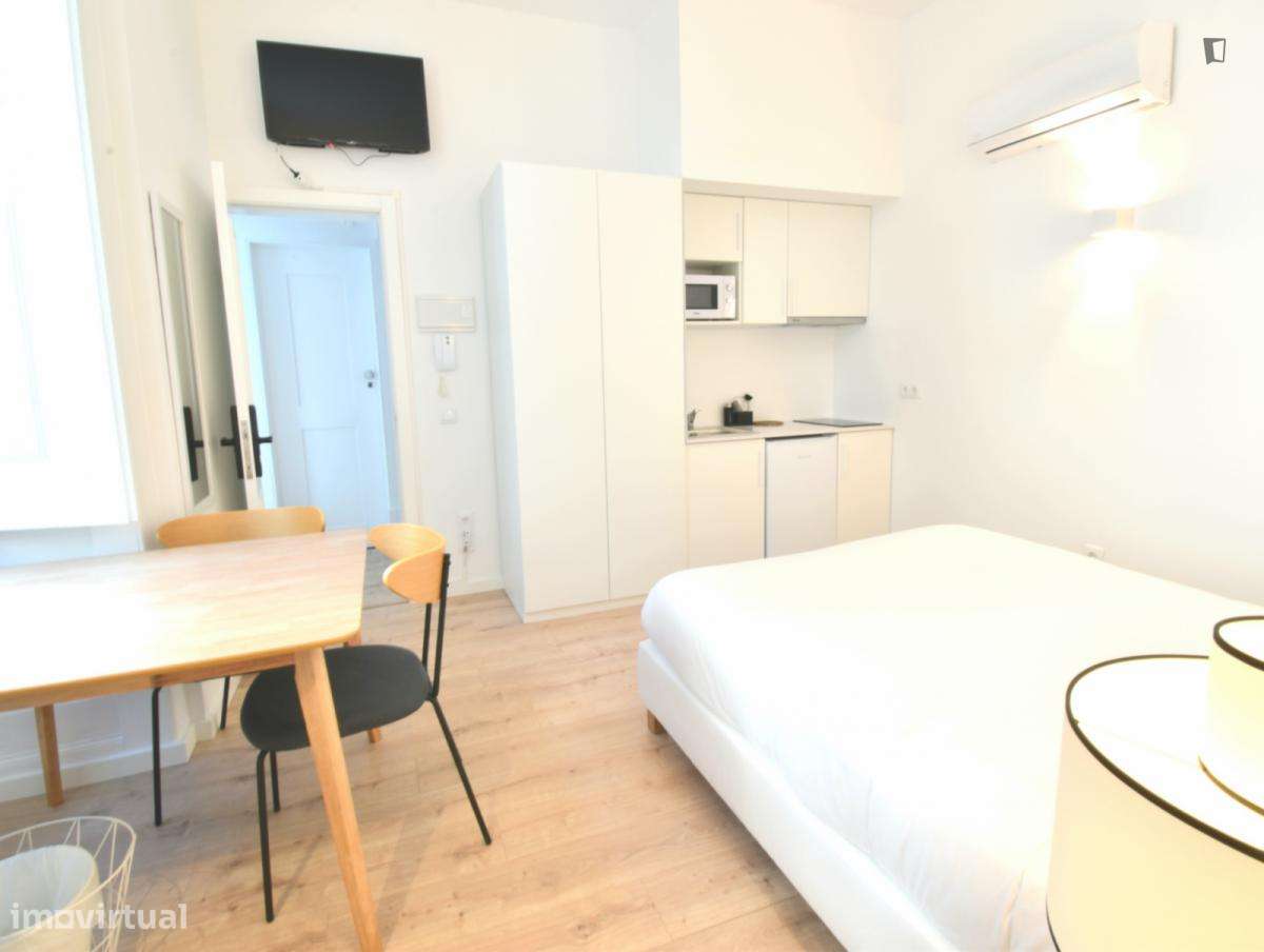 Estúdio - localizado em Montes Claros Coimbra - Grande imagem: 4/7