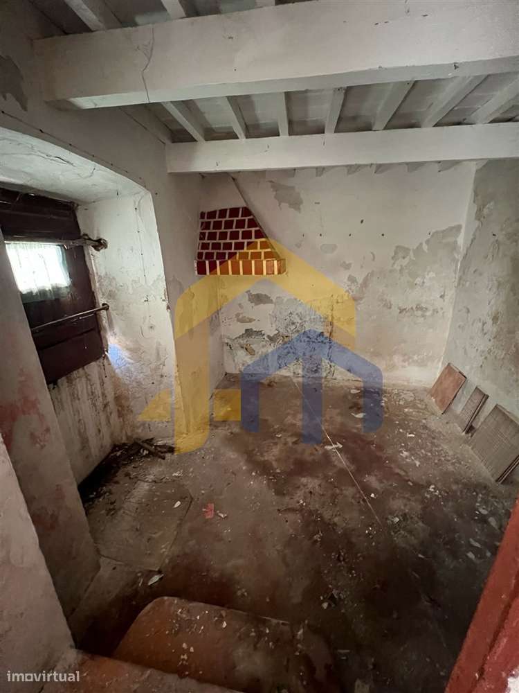 Prédio T5,  zona histórica de Estremoz, junto à Pousada Rainha Santa I-7