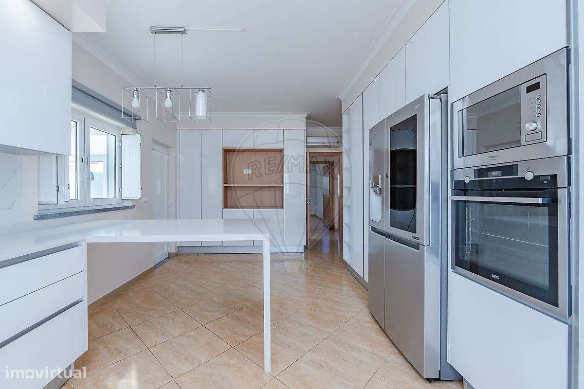 Moradia T4 para venda-12