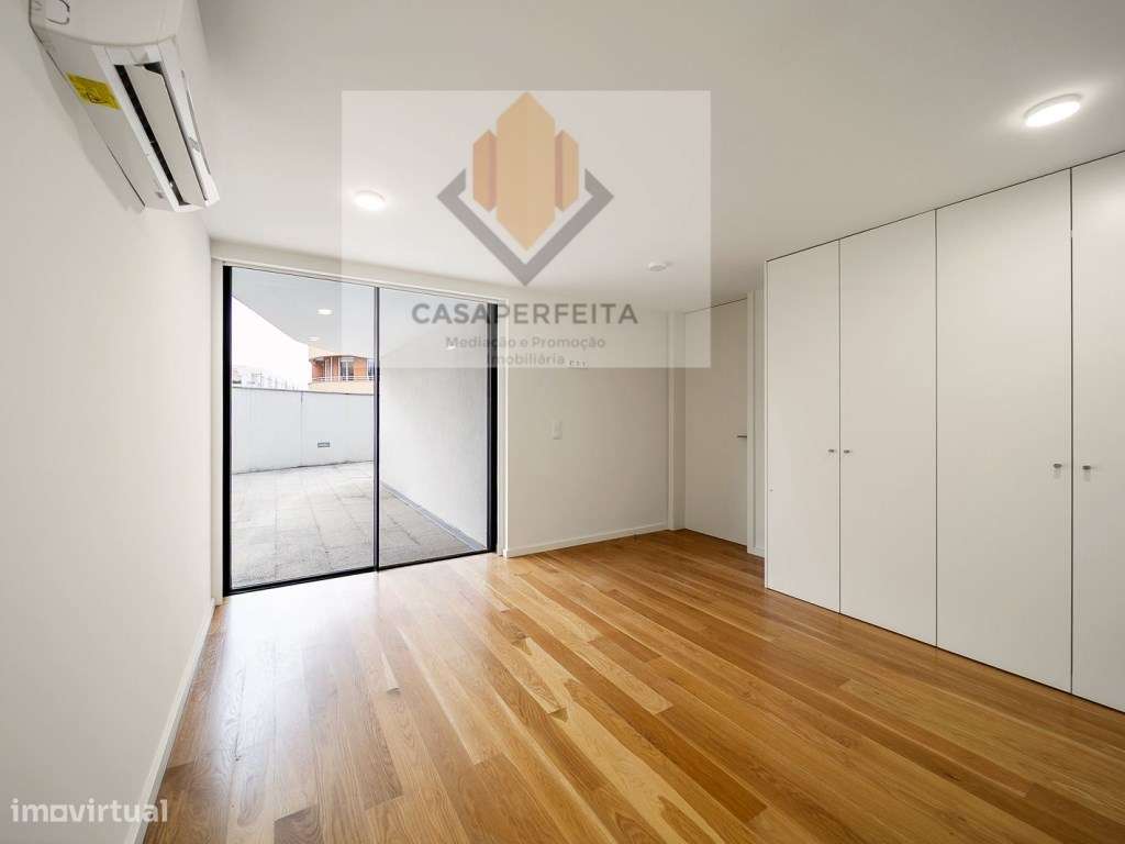 Luxuosa Moradia T4 a 150 metros da Praia - Madalena-17