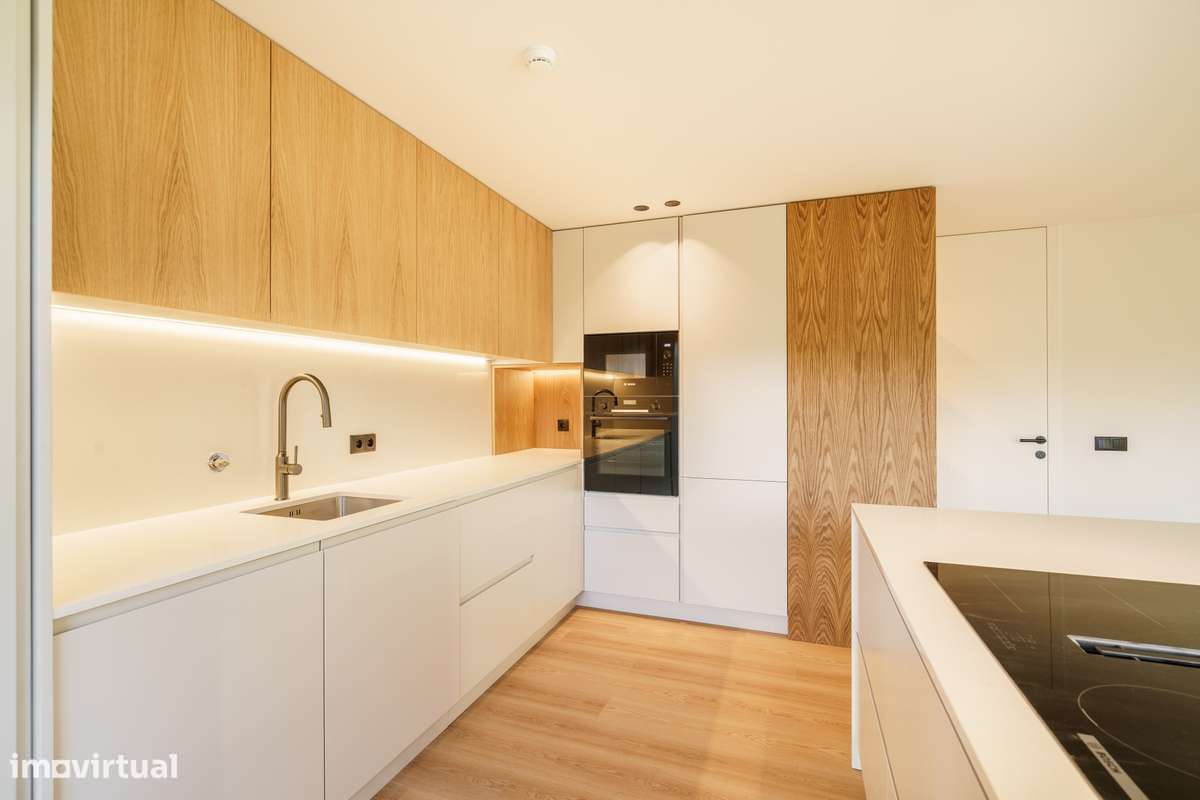 Apartamento T3 Novo com Vistas & Varanda-11