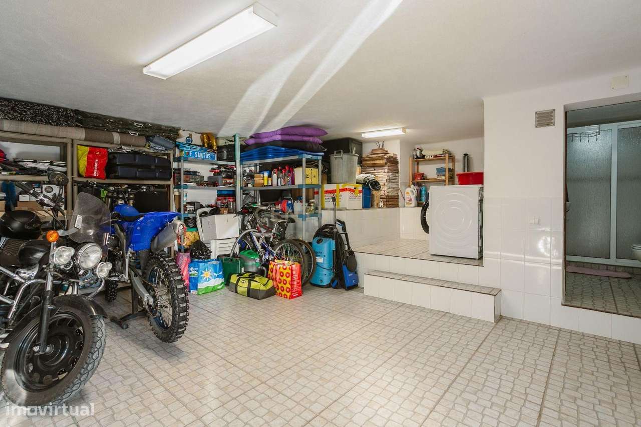 Moradia T3 em Mourão com piscina e vista para o Castelo-21