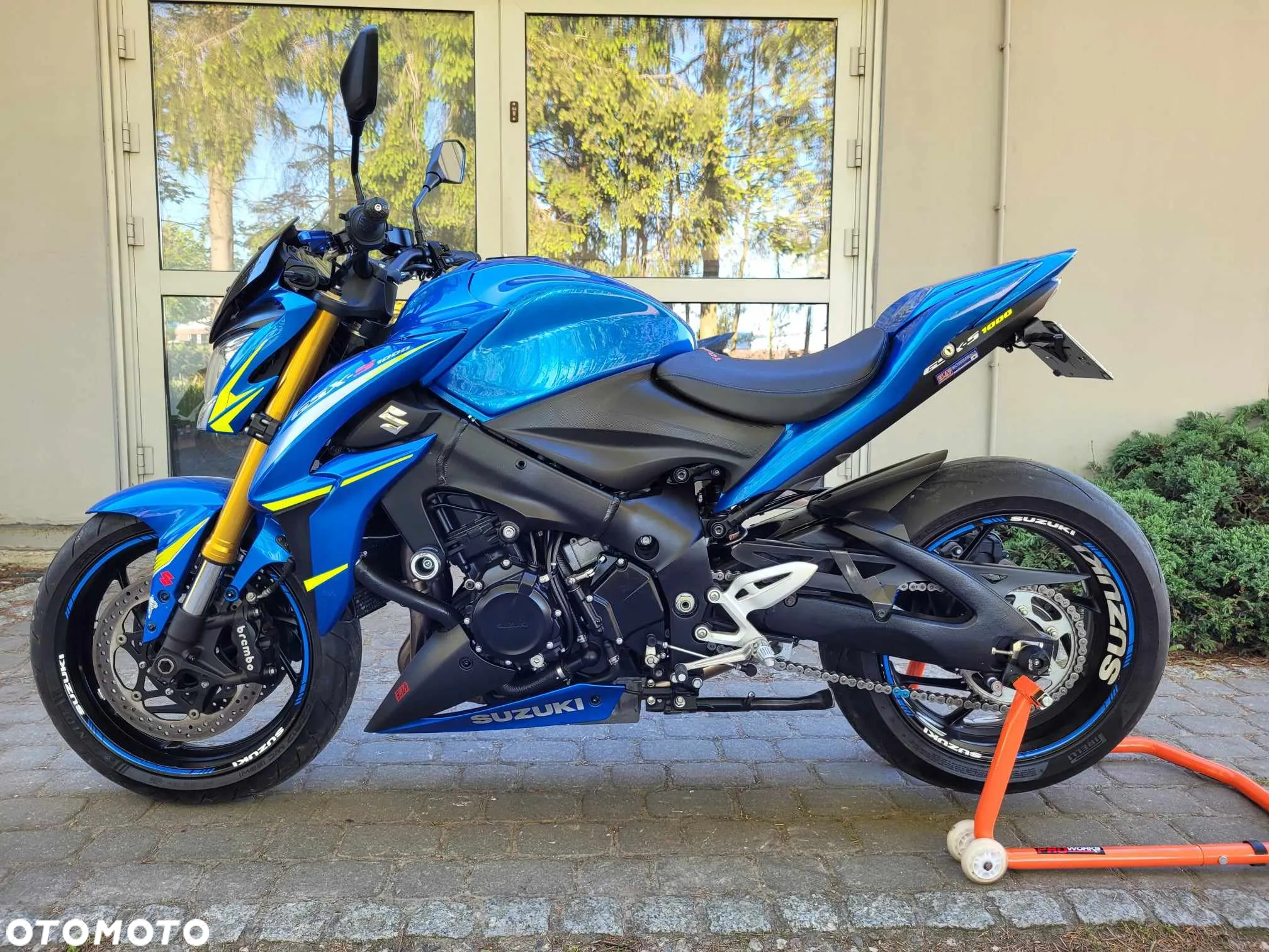 Suzuki GSX 1000 - 22