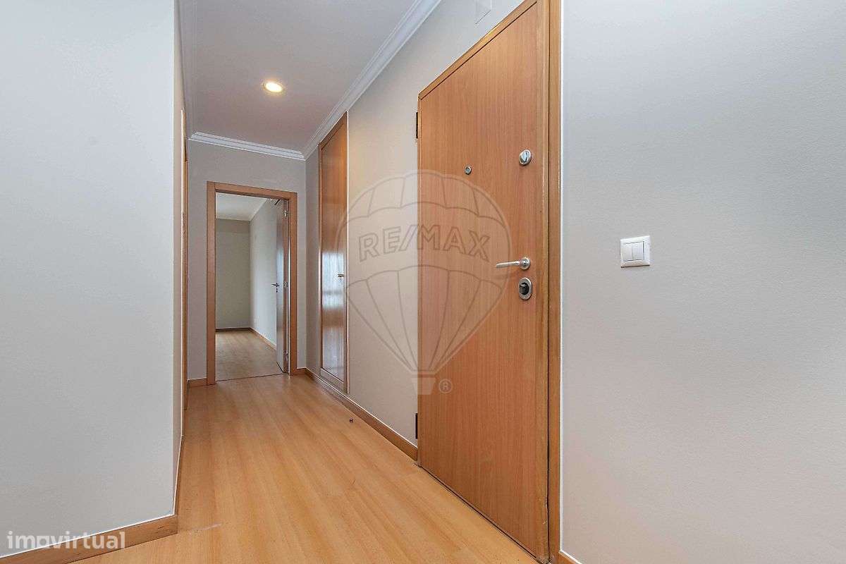 Apartamento T2 c/ 2 parqueamentos - Grande imagem: 3/21